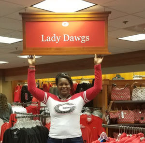 Meet your Posher, Tracy